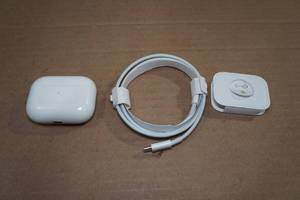 lot 22 image: Apple AirPods Pro Earbuds