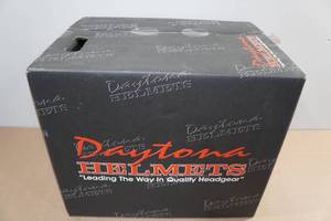 lot 41 image: Daytona DOT Glide Motorcycle Helmet -XS Hi-Gloss Black