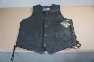 lot 87 image: Bikers Dream Apparel Leather Vest -Small