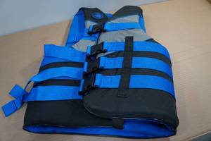 lot 148 image: Body Glove Method Adult Life Jacket -Size SM
