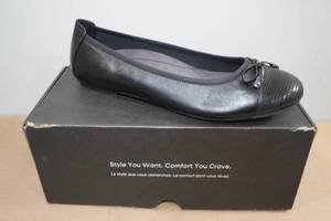 lot 163 image: Vionic Ballet Flats -Size 11