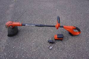 lot 165 image: Black  Decker Grass Hog with Battery and Charger