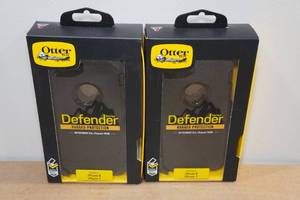 lot 188 image: 2 Otter Box Defender iPhone 87 Phone Cases