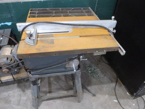 lot 10 image: Craftsman Table Saw
