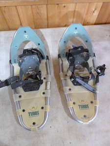 lot 125 image: Pair of Tubbs Snowshoes
