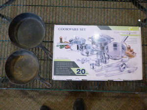 lot 21 image: Cookware