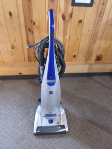lot 26 image: Kenmore Vacuum Cleaner