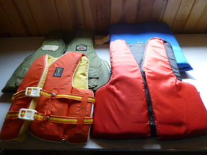 lot 52 image: 3 Life Jackets