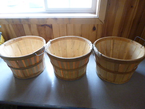 lot 54 image: 3 Bushel Baskets