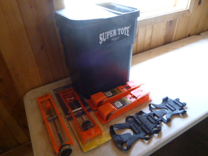lot 72 image: Ice Fishing Items