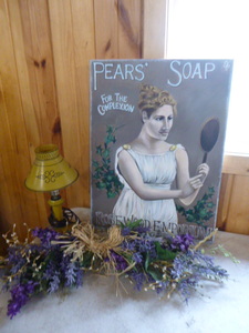 lot 82 image: Home Dcor Items