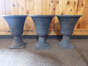 lot 110 image: 3 Stand Pots