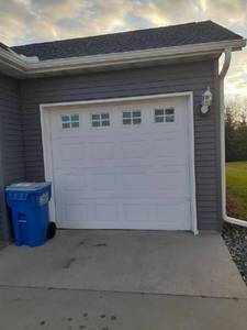 lot 9 image: 8 X 8 Garage Door