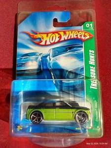 lot 26 image: 2008 Hot Wheels Treasure Hunt - Chrysler 300C