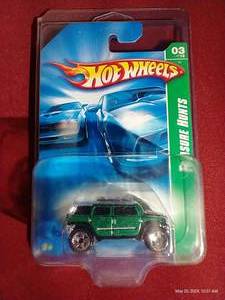 lot 28 image: 2008 Hot Wheels Treasure Hunt - Rockster