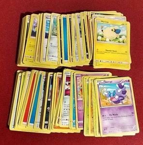 lot 42 image: (100) Pokemon Cards
