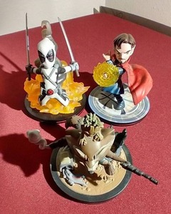 lot 60 image: (3) Disney Marvel Figurines