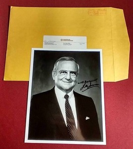 lot 77 image: Autographed 1990s Photo of Lee Iacocca