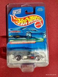 lot 94 image: 1998 Hot Wheels Treasure Hunt - Road Rocket