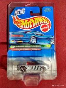 lot 96 image: 1998 Hot Wheels Treasure Hunt - Stingray III