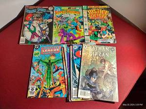 lot 99 image: (11) DC Comics - Major Characters & Some Nice Vintage