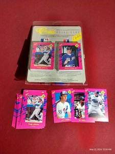 lot 104 image: 1990 Classic Update Baseball Cards