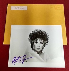 lot 109 image: Autographed 1990s Photo of Elizabeth Taylor ()