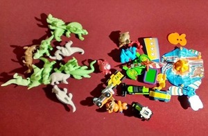 lot 139 image: Lot of Miniature Toys - Kinder Egg