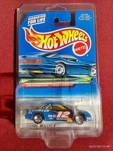 lot 145 image: 1999 Hot Wheels Treasure Hunt - T-Bird Stocker