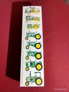 lot 246 image: Vintage Ertl John Deere Miniature Toy Tractor Set - 8 in Box
