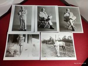 lot 258 image: (5) Vintage Glossy Colonel Sanders Promotional Photos