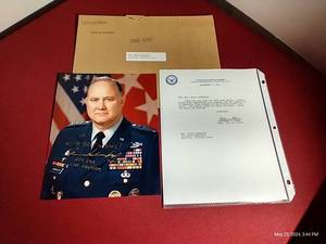 lot 264 image: Autographed 1990s Photo of General Norman Schwarzkopf