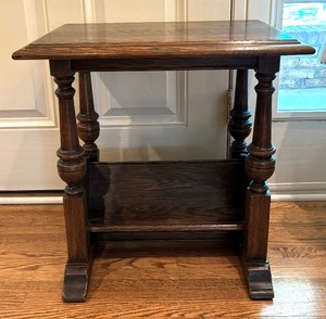 Vintage Accent Table with Lower Book Shelf