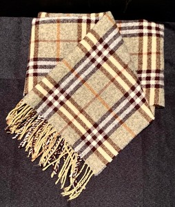 Burberrys of London 100% Lambswool Fringed Scarf