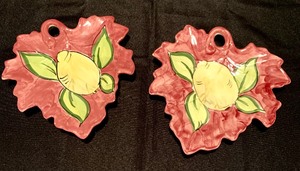 Pair of Vietri Cucina Fresca Pottery Italy Leaf with Lemon Decorative Platters