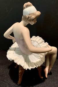 Vintage Lladro Classic Ballerina Sitting on Chair