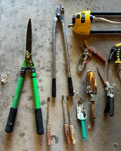 Lawn and Garden Helpers