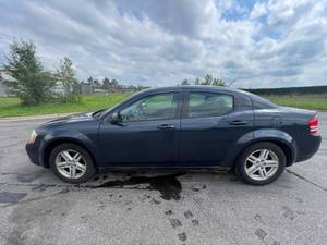 lot 18 image: 2008 Dodge Avenger SXT