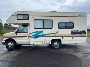 lot 11 image: 1995 Ford E350 - 2 OWNERS - 55,053 MILES