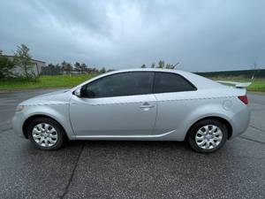 lot 26A image: 2010 Kia Forte Koup EX - MANUAL