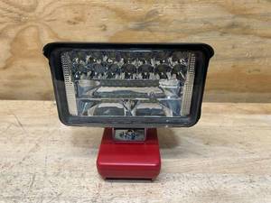 lot 82 image: 5-12 Inch 1820V Li-ion Battery Powered LED Work Light