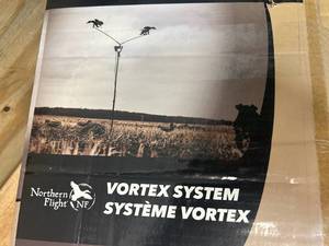 lot 100 image: Northern Flight Vortex System Motion Duck Decoy Stand