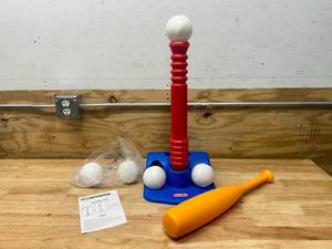 lot 104 image: LITTLE TIKES Tee-Ball Set
