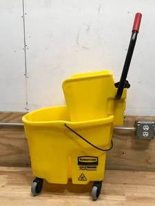 lot 122 image: Rubbermaid Commercial Products Wave Brake Mop Bucket With Wringer