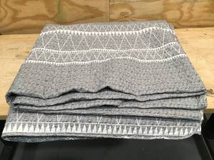 lot 154 image: Grey Blanket California King Sized