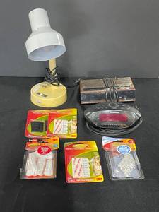 lot 18 image: Mixed Lot of VTG Electronics and Home Items