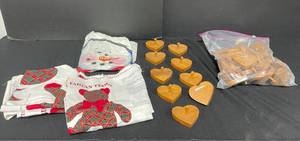 lot 65 image: Mixed Lot of DIY Teddy Bear Fabric and Wooden Heart Pegs