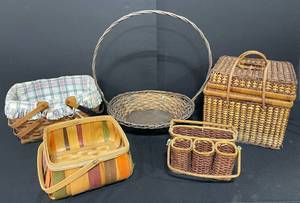 lot 69 image: Assorted Decorative Wicker Baskets - Lot of 5
