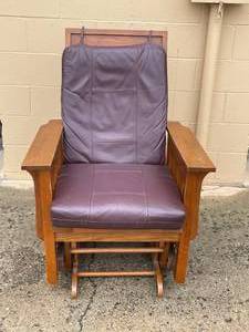 lot 73 image: Oak Mission-Style Glider Rocking Chair with Brown Cushion