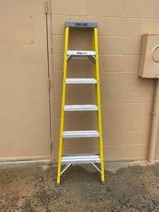 lot 77 image: Keller 6 ft. Fiberglass Step Ladder